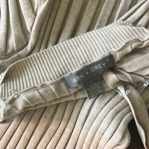 Women Sweater Dress Knitted with Slit, beige, uni-size. - Picture 2 of 3